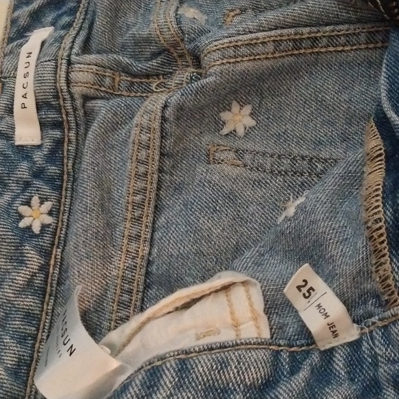 PacSun Daisy Mom Jeans - Picture 8 of 8